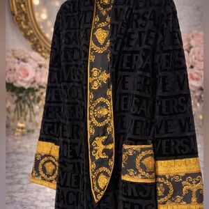 Versace CRYSTAL Black and Gold Patterned Garment